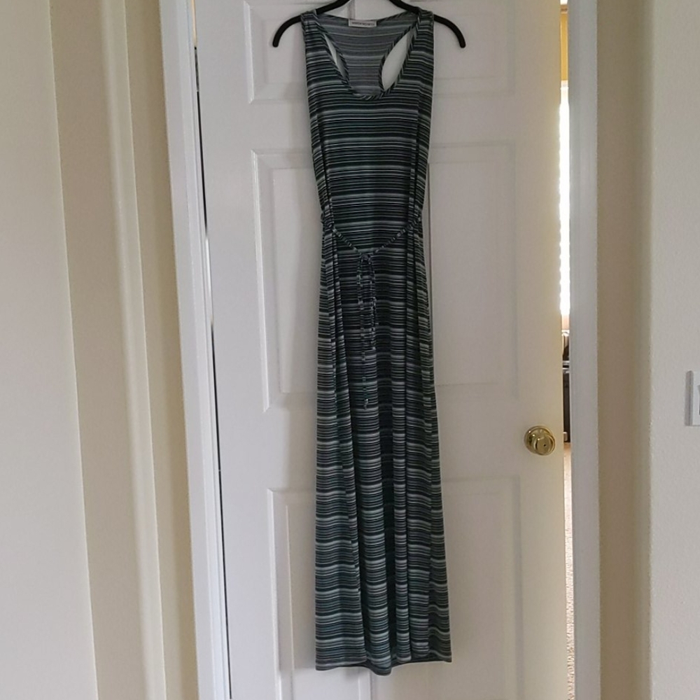 Like new Veronica M maxi dress sz L
